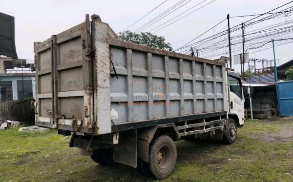 ISUZU NMR 71T HD 6.1
