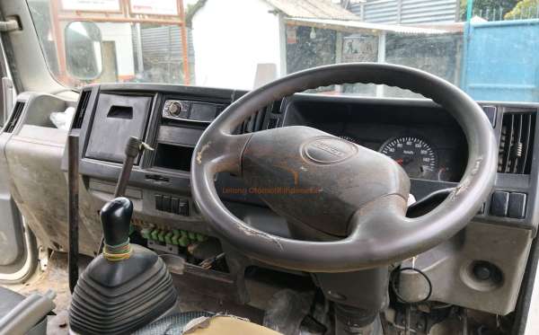 ISUZU NMR 71T HD 6.1