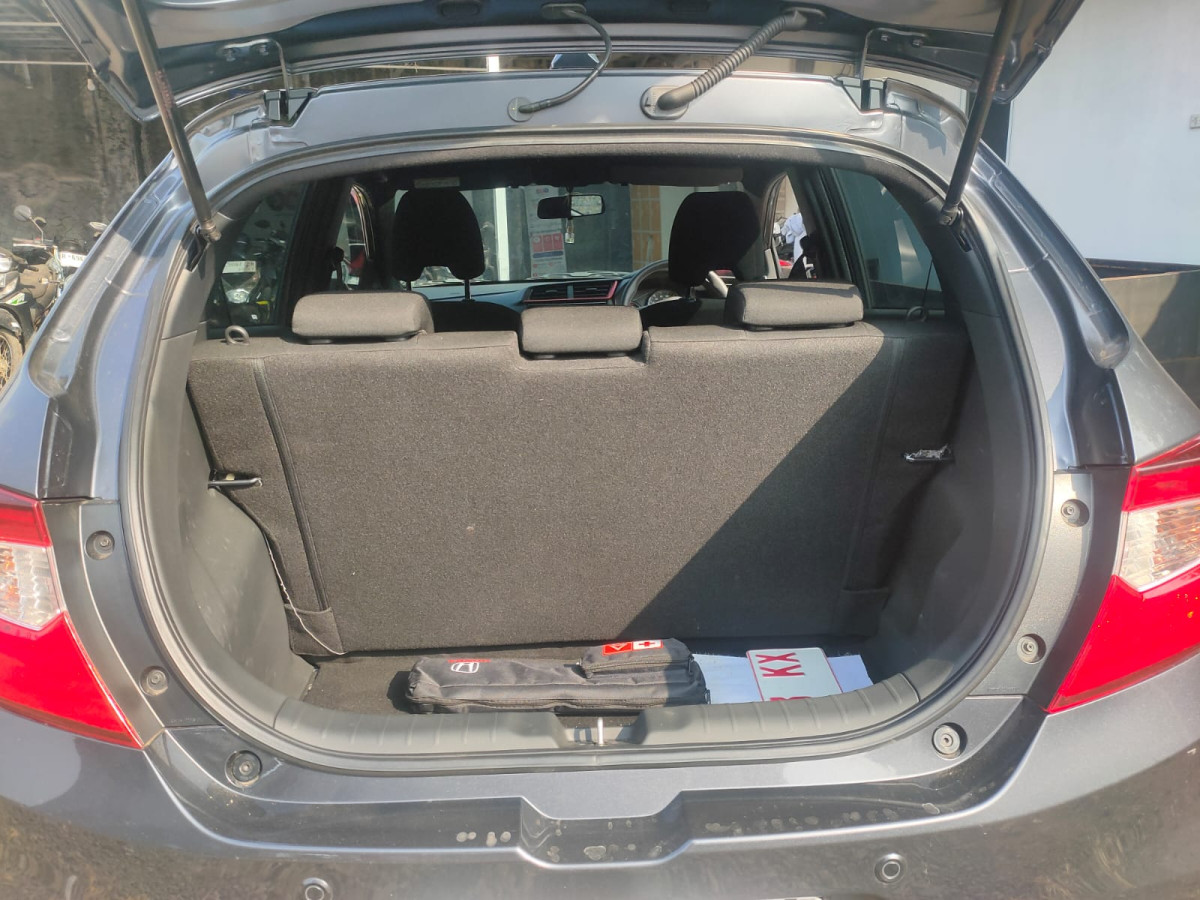 HONDA  BRIO  RS