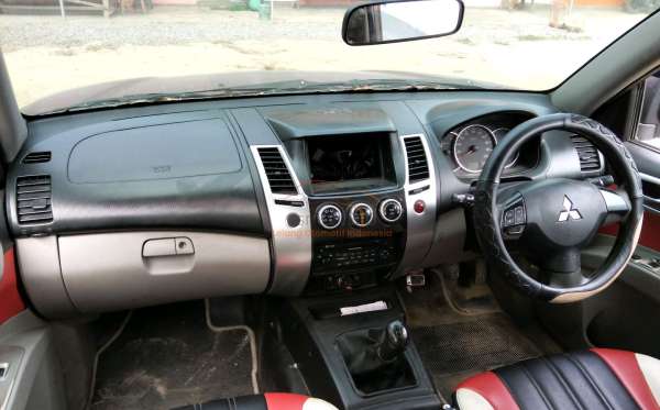 MITSUBISHI  PAJERO  SPORT