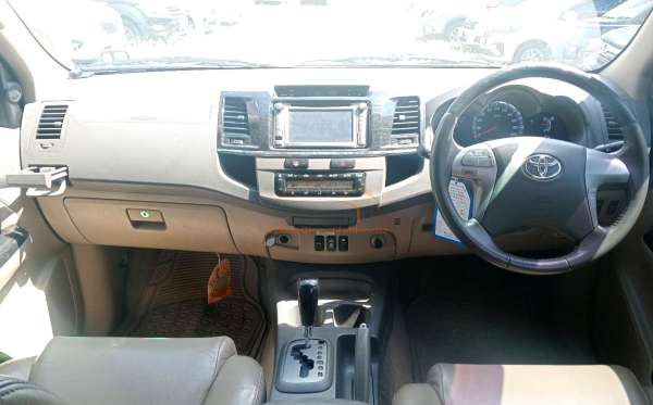 TOYOTA FORTUNER 2.7 G LUX