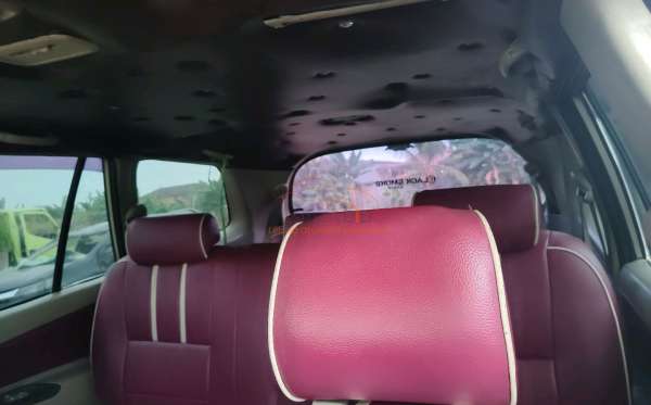 TOYOTA INNOVA