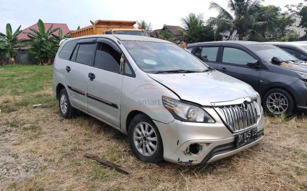 TOYOTA INNOVA