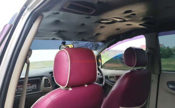 TOYOTA INNOVA