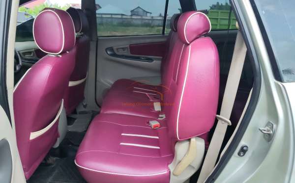 TOYOTA INNOVA