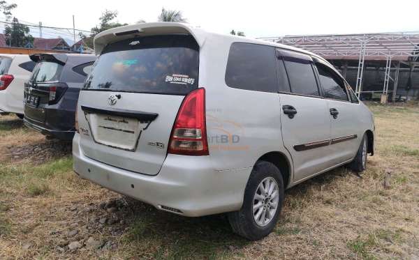 TOYOTA INNOVA