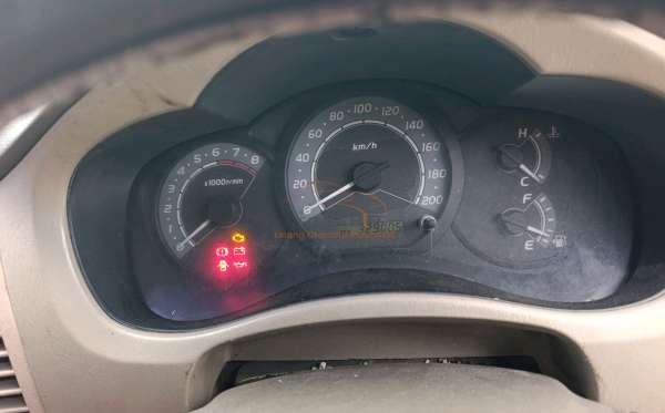 TOYOTA INNOVA