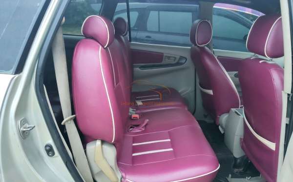 TOYOTA INNOVA