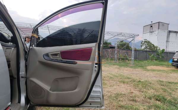TOYOTA INNOVA