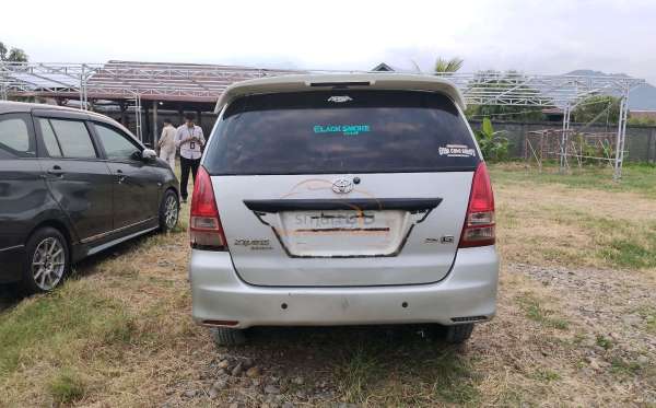 TOYOTA INNOVA
