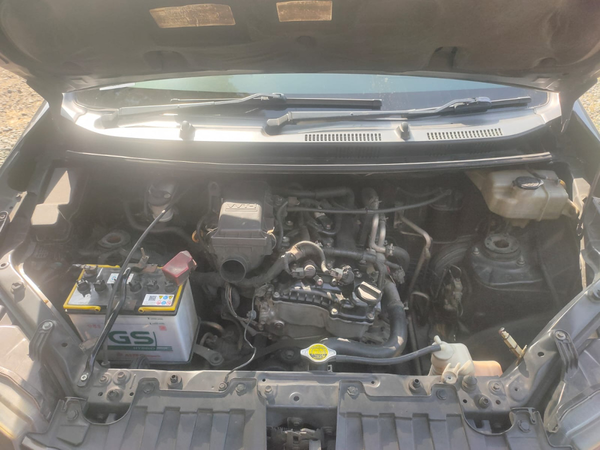 DAIHATSU  XENIA  R