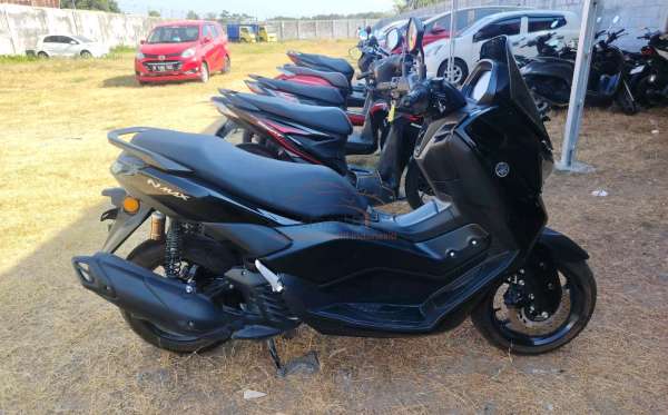 YAMAHA  NMAX