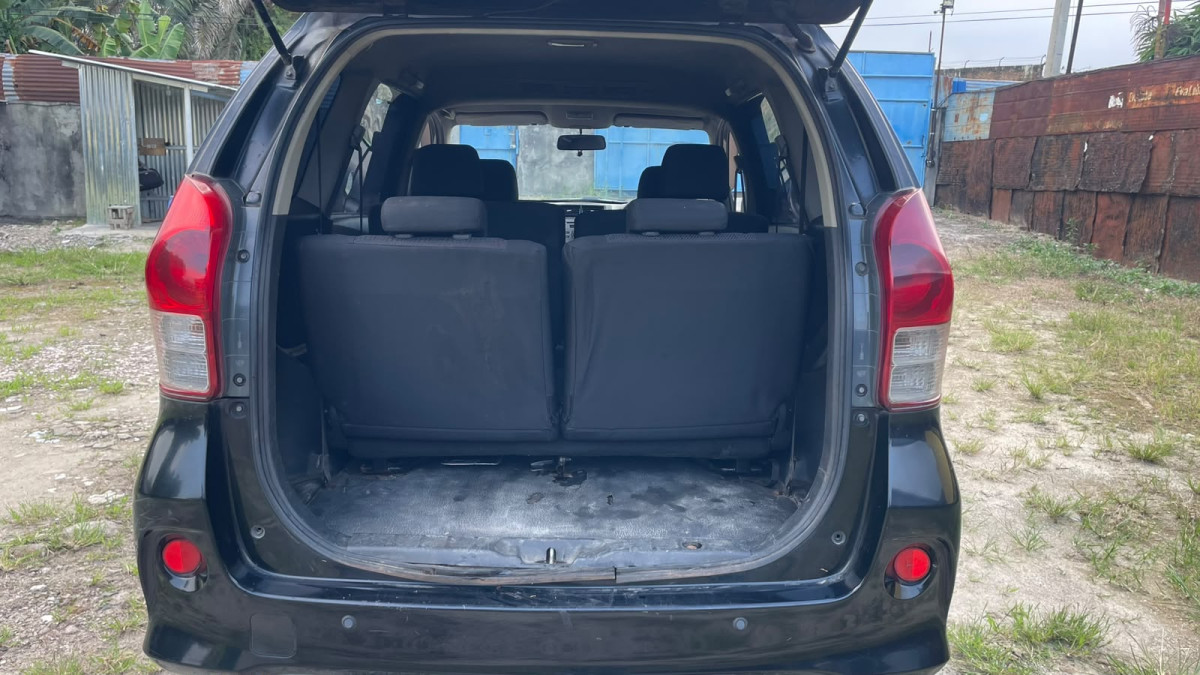 TOYOTA AVANZA