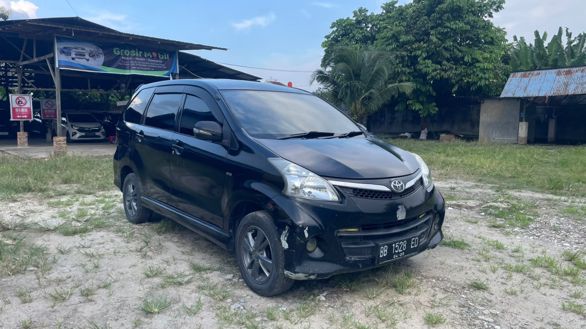 TOYOTA AVANZA