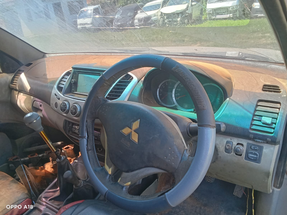 MITSUBISHI  STRADA  TRITON DC GLS