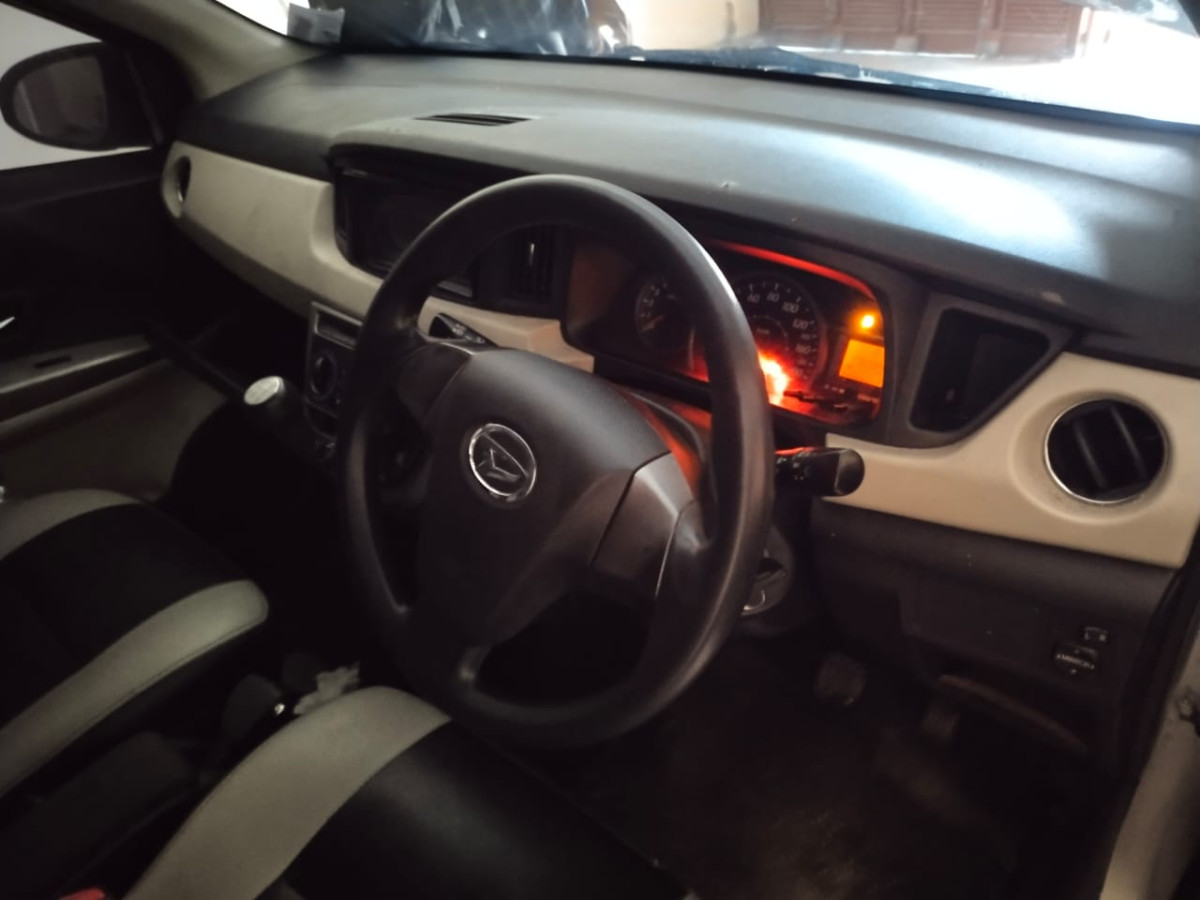DAIHATSU  SIGRA  R
