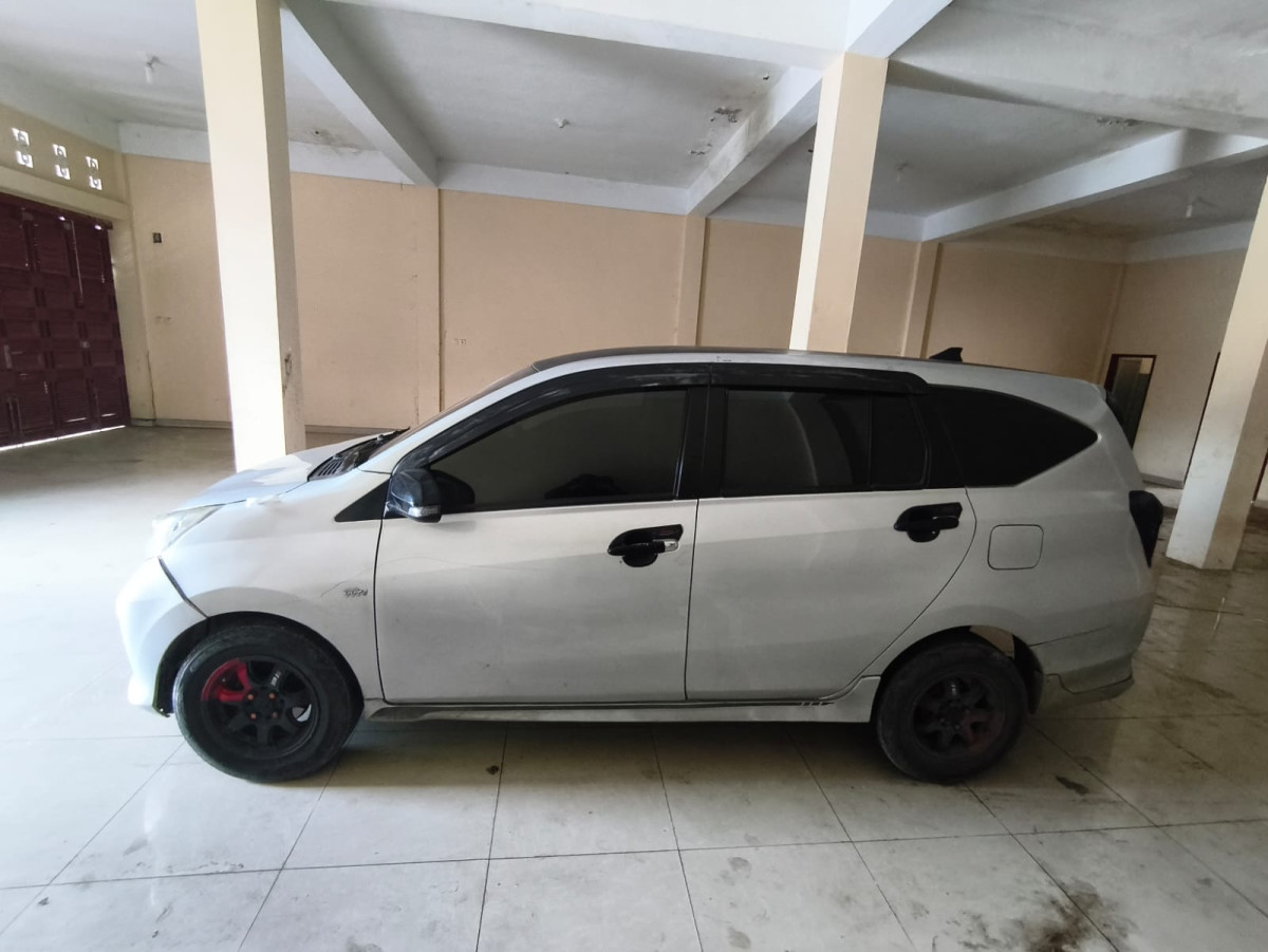 DAIHATSU  SIGRA  R