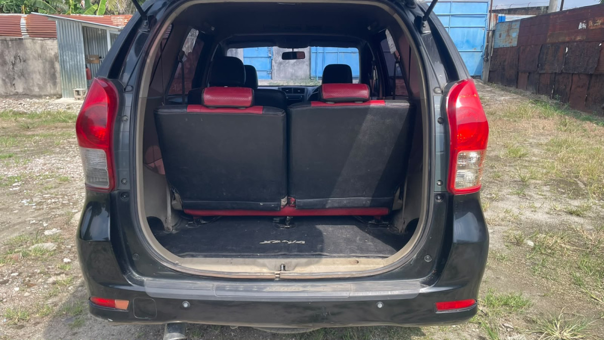 DAIHATSU XENIA