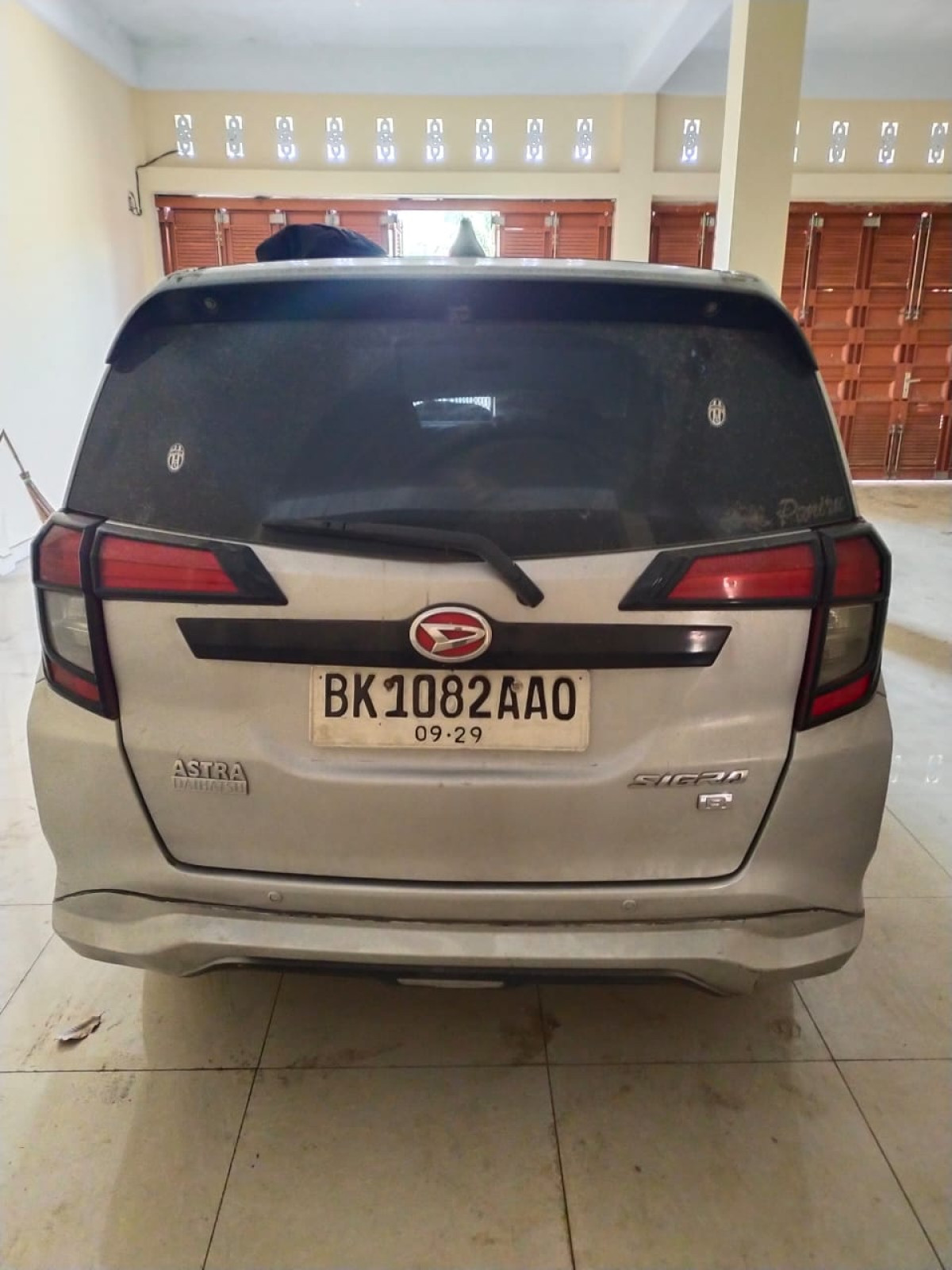DAIHATSU  SIGRA  R