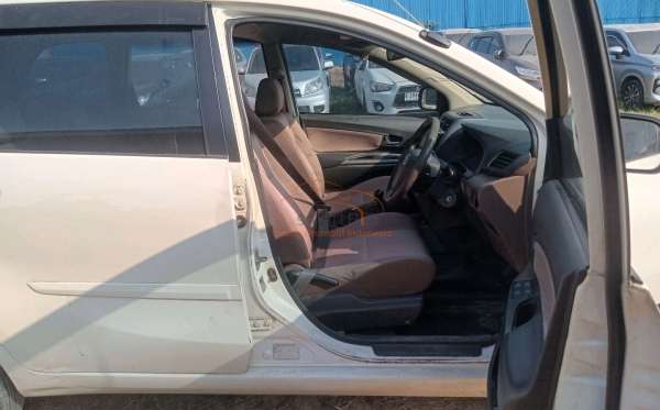 DAIHATSU  XENIA  R