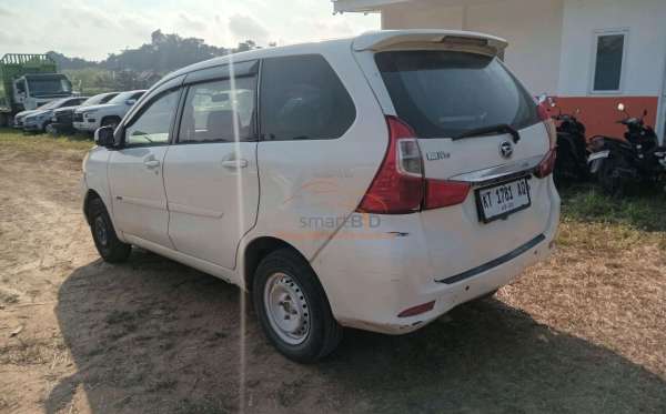 DAIHATSU  XENIA  R