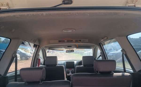 DAIHATSU  XENIA  R