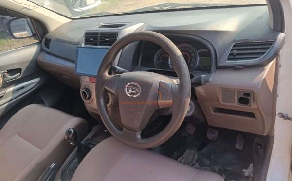 DAIHATSU  XENIA  R