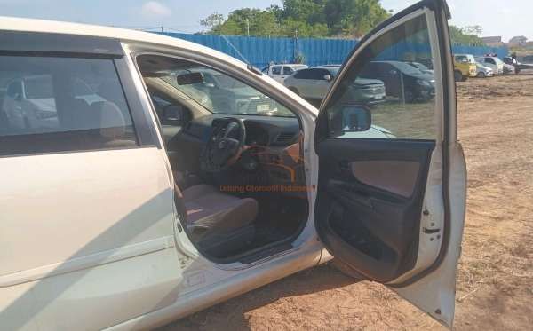 DAIHATSU  XENIA  R