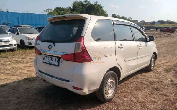 DAIHATSU  XENIA  R