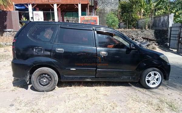 DAIHATSU XENIA