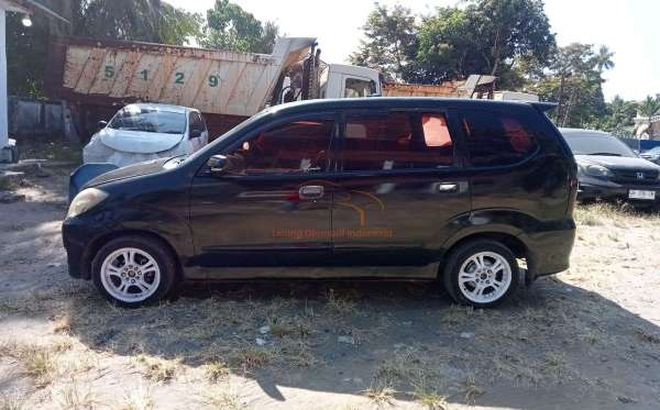 DAIHATSU XENIA