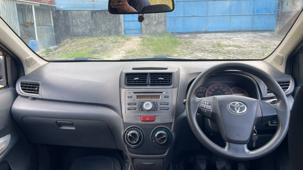 TOYOTA AVANZA