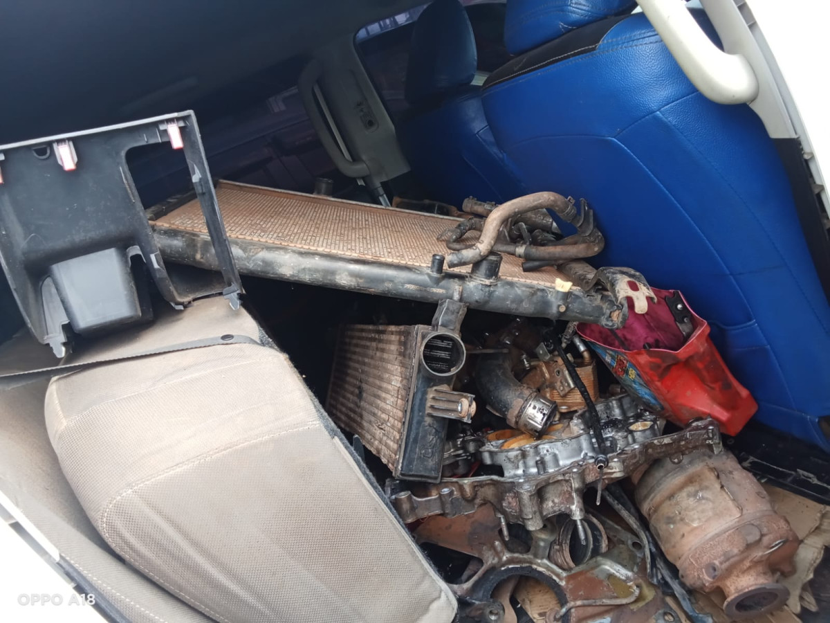 TOYOTA HILUX 2.4G DC