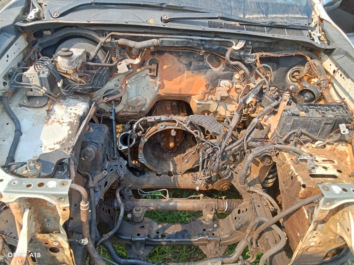 TOYOTA HILUX 2.4G DC