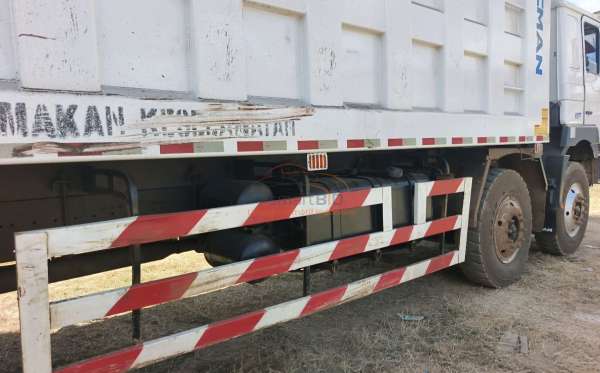 SHACMAN  F3000  8X4