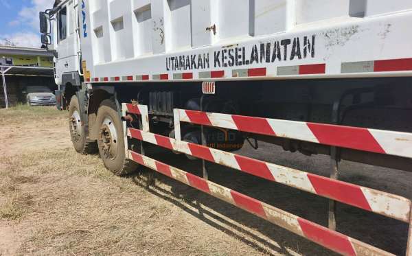 SHACMAN  F3000  8X4