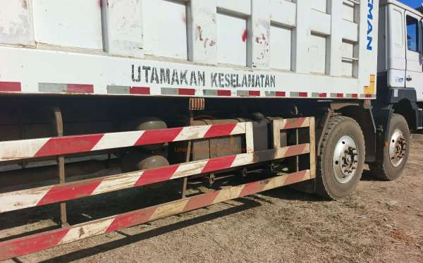 SHACMAN F3000 8X4