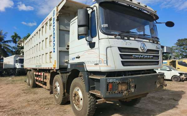 SHACMAN F3000 8X4