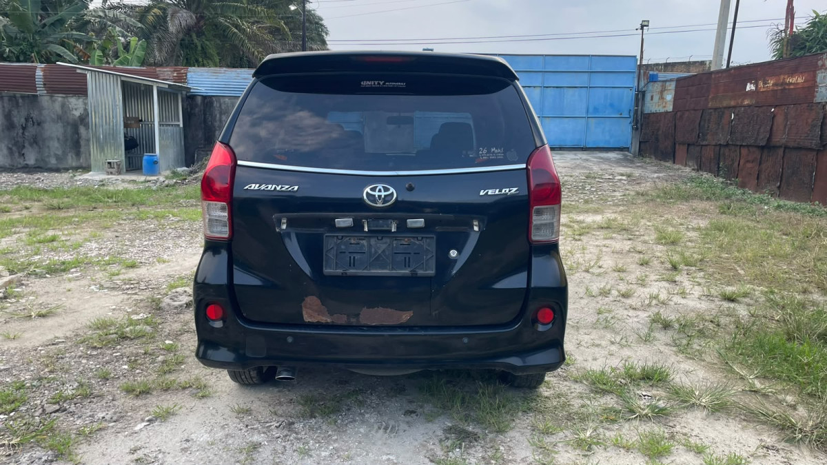 TOYOTA AVANZA