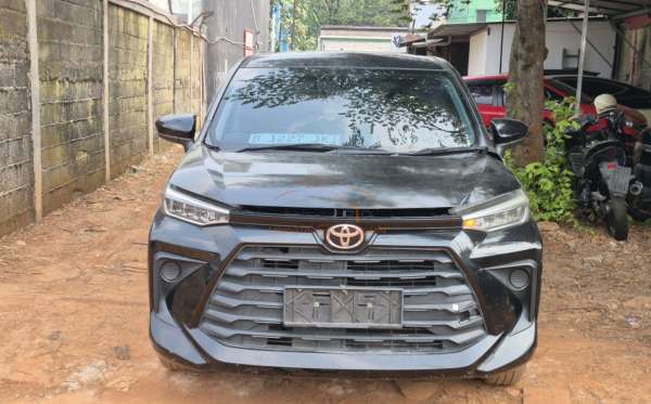 TOYOTA AVANZA 1.3 E