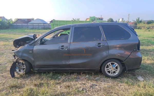 TOYOTA  AVANZA  1.3 TRANSMOVER