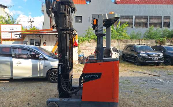 TOYOTA FORKLIFT TRUCK 8FBR15