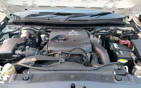 MITSUBISHI DC HDX 4X4