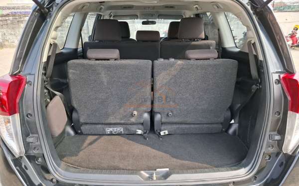 TOYOTA INNOVA 2.4 G