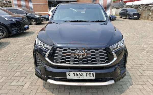 TOYOTA INNOVA ZENIX V