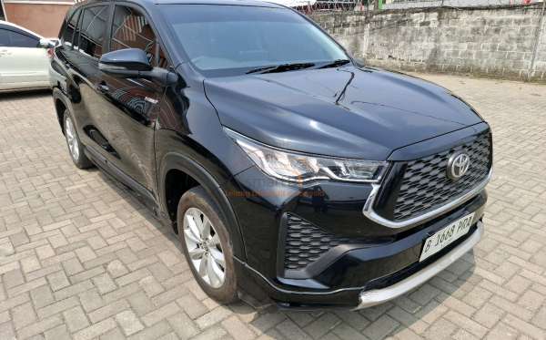 TOYOTA INNOVA ZENIX V