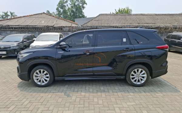 TOYOTA INNOVA ZENIX V
