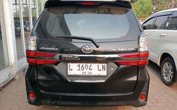 TOYOTA  AVANZA  VELOZ