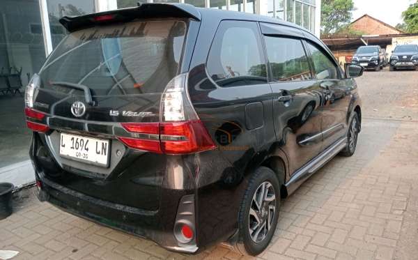 TOYOTA  AVANZA  VELOZ