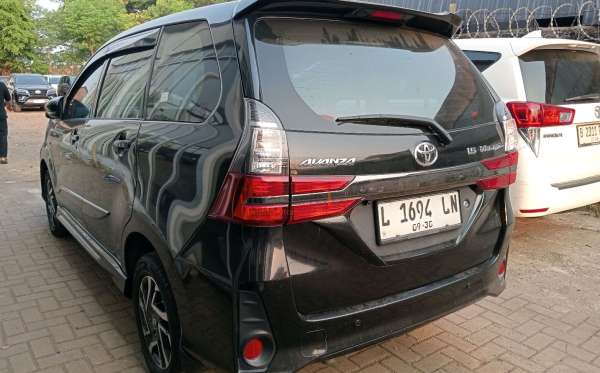TOYOTA  AVANZA  VELOZ